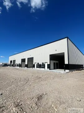 Flex Shop Space with Overhead Doors