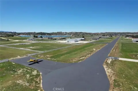 Aviation Runway & Equestrian Acreage