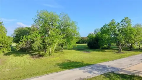 Lake View Lot in Kerens