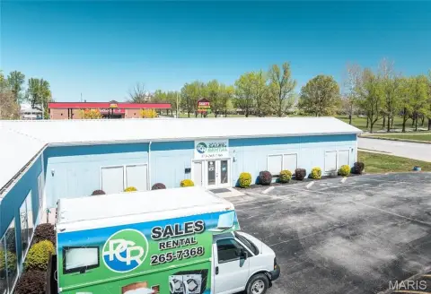 Retail Building on Corner Lot
