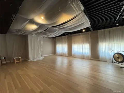 Fitness Studio with Lounge