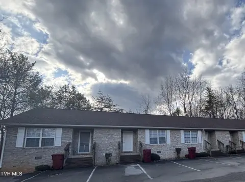 Brick 10-Unit Apartment Building