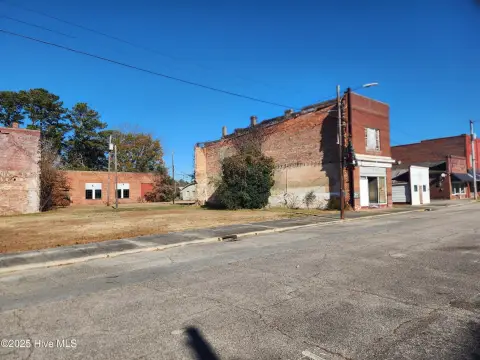 Commercial Land With Building