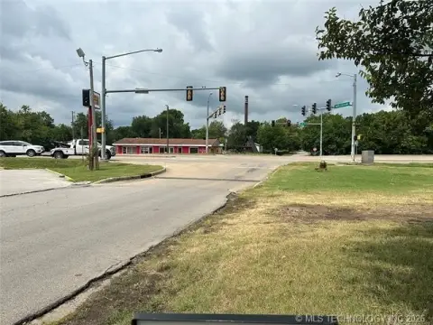 Commercial Land Near Signalized Intersection