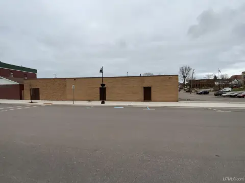 Versatile Commercial Space in Negaunee