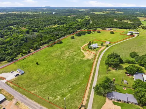 Fenced Agricultural Tract with Corner Lease