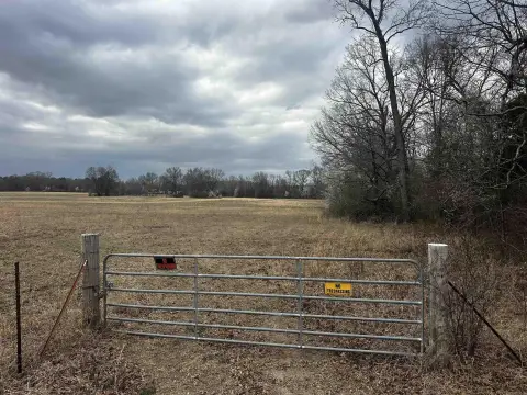40 Acres Versatile Land Parcel