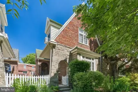 Tudor Duplex with EV Charger