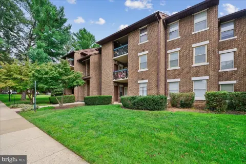 Second-Floor Residential Income Property