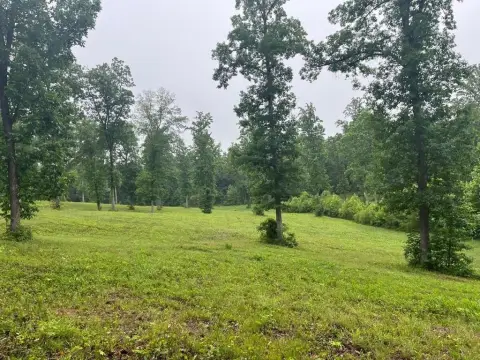 Unrestricted Acreage South of Paris