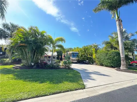 Spacious Lot in RiverBend Resort