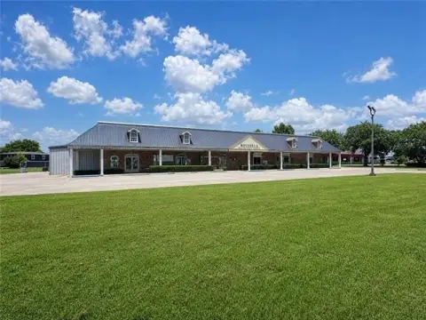 Three-Unit Retail Property