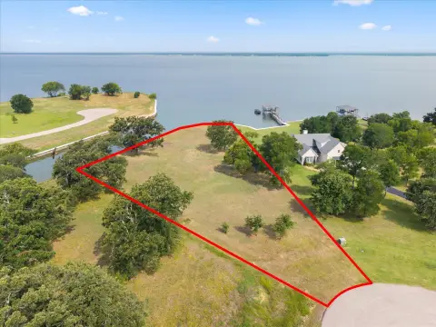 Lakefront Residential Homesite