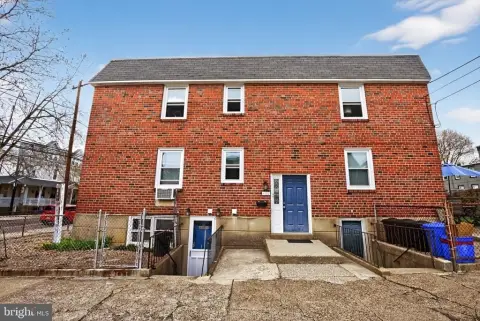 Leased Duplex with Bonus Space