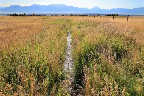 Ennis Land with Mountain Views