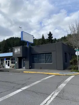 Oakridge Commercial Building with License