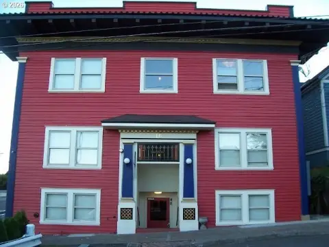 32-Unit Apartment Building