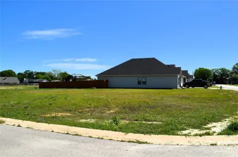 Residential Lot in Mabank, TX