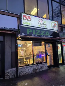 Established Pizzeria in Williamsbridge