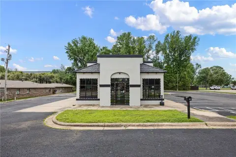 Drive-Thru Restaurant/Retail Building