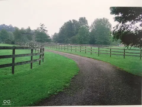 Equestrian Farm with Indoor Arena