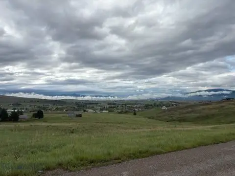 Missoula Land with Mountain Views