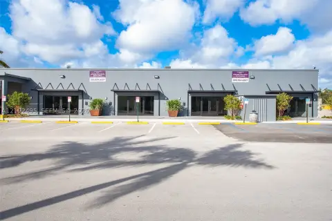Office Units with Private Amenities