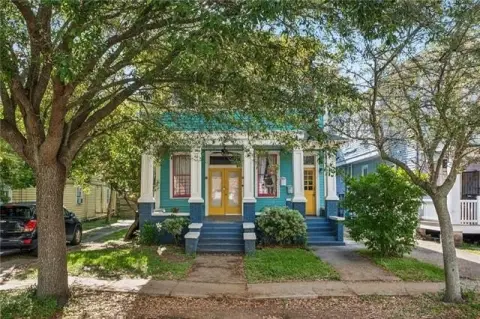 Leased Fourplex in Bustling Corridor