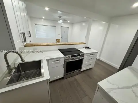 Duplex with In-Unit Laundry