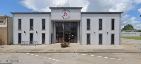 Retail Storefront with Highway Frontage