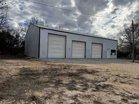Turnkey Auto Shop with Overhead Doors