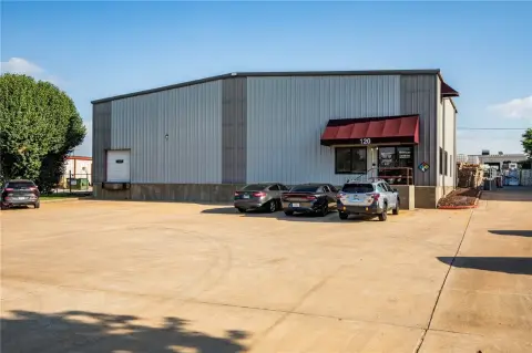 Flex Space with Showroom