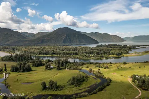 40 Acres with Mountain Views