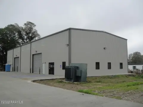 Warehouse with Overhead Doors