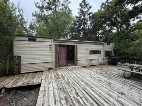 Park Model Lot With Deck