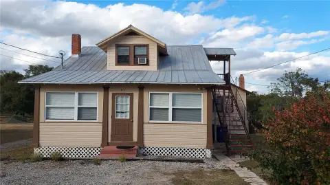 Well-Maintained Triplex in Lake Hamilton