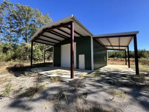 Hunting Land with Insulated Shop