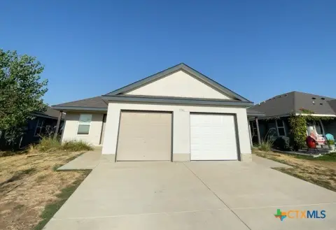 Duplex with Fenced Backyards