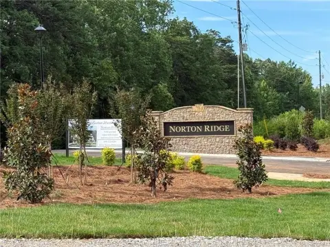 Residential Land Homesite in Culdesac