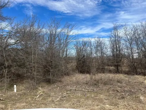 Land Near Runaway Bay Lake