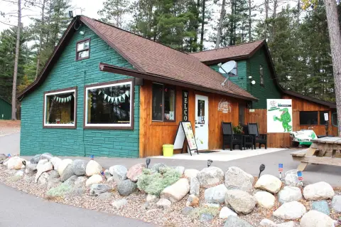 Turn-Key Resort on Swamp Lake