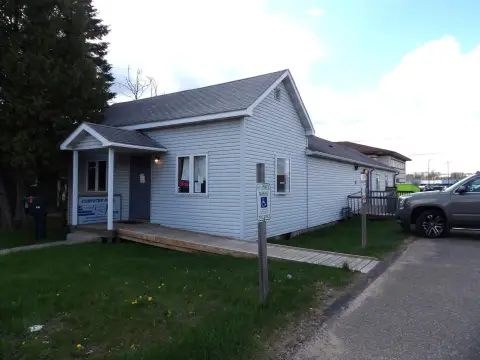 Rhinelander Three-Unit Office Building