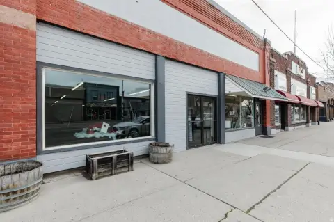 Commercial Building in Central Preston