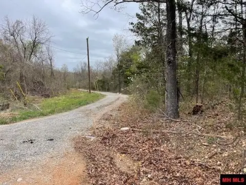 10 Acres Corner Lot in Yellville