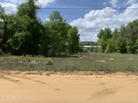 Residential Land in Interlachen, Florida