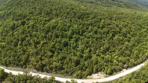 Secluded Acreage Near Flippin, Arkansas