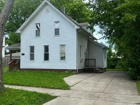 Triplex with Separate Entrances