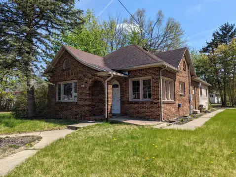 Commercial Building in Jackson, MI