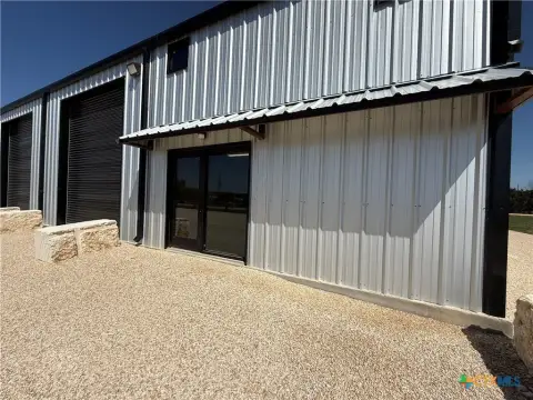 Flex Space with Mezzanine Storage