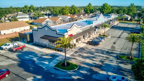 Retail Suite in Renovated Plaza